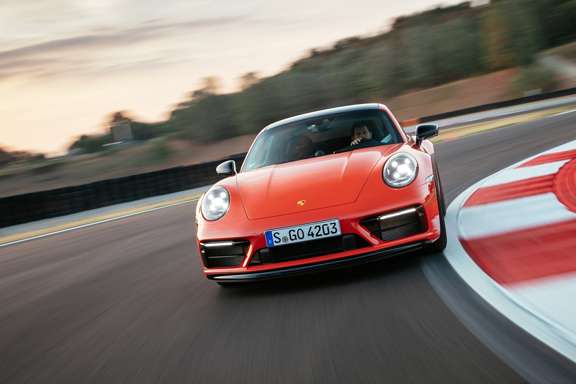 Download 2022 Porsche 911 Carrera 4 GTS - Front HD Wallpaper 1921x1281 #4