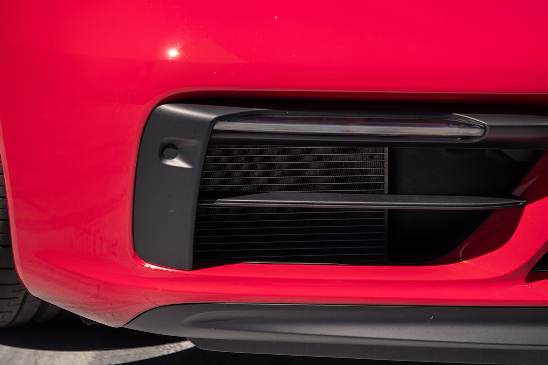 Download 2022 Porsche 911 Carrera 4 GTS - Grille HD Wallpaper 1920x1280 #91