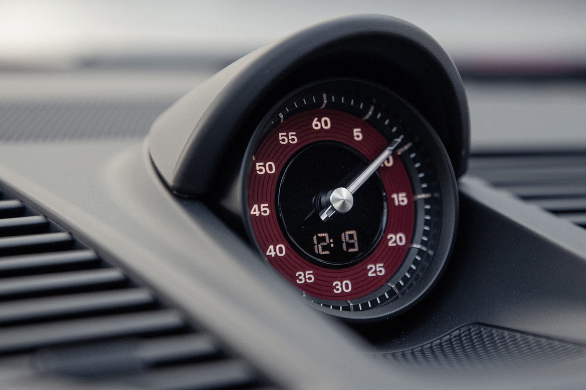 Download 2022 Porsche 911 Carrera 4 GTS - Instrument Cluster HD Wallpaper 1920x1280 #106