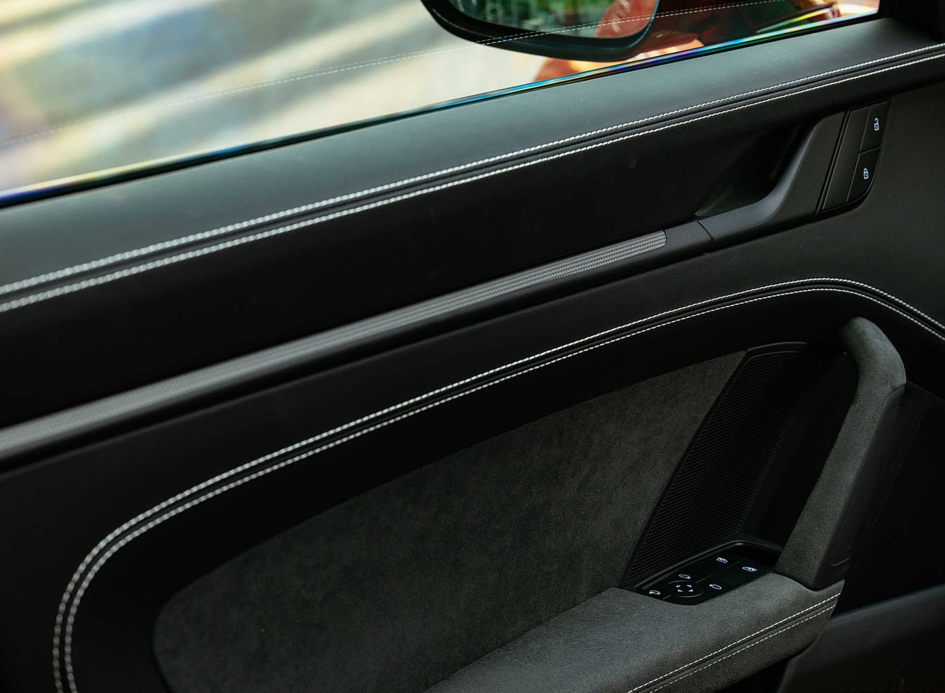 Download 2022 Porsche 911 Carrera 4 GTS - Interior, Detail HD Wallpaper 1920x1409 #60