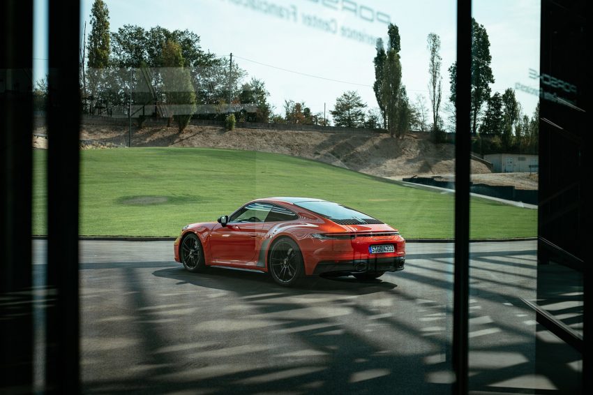 2022 Porsche 911 Carrera 4 GTS - Rear Three-Quarter Wallpaper 850x566 #43