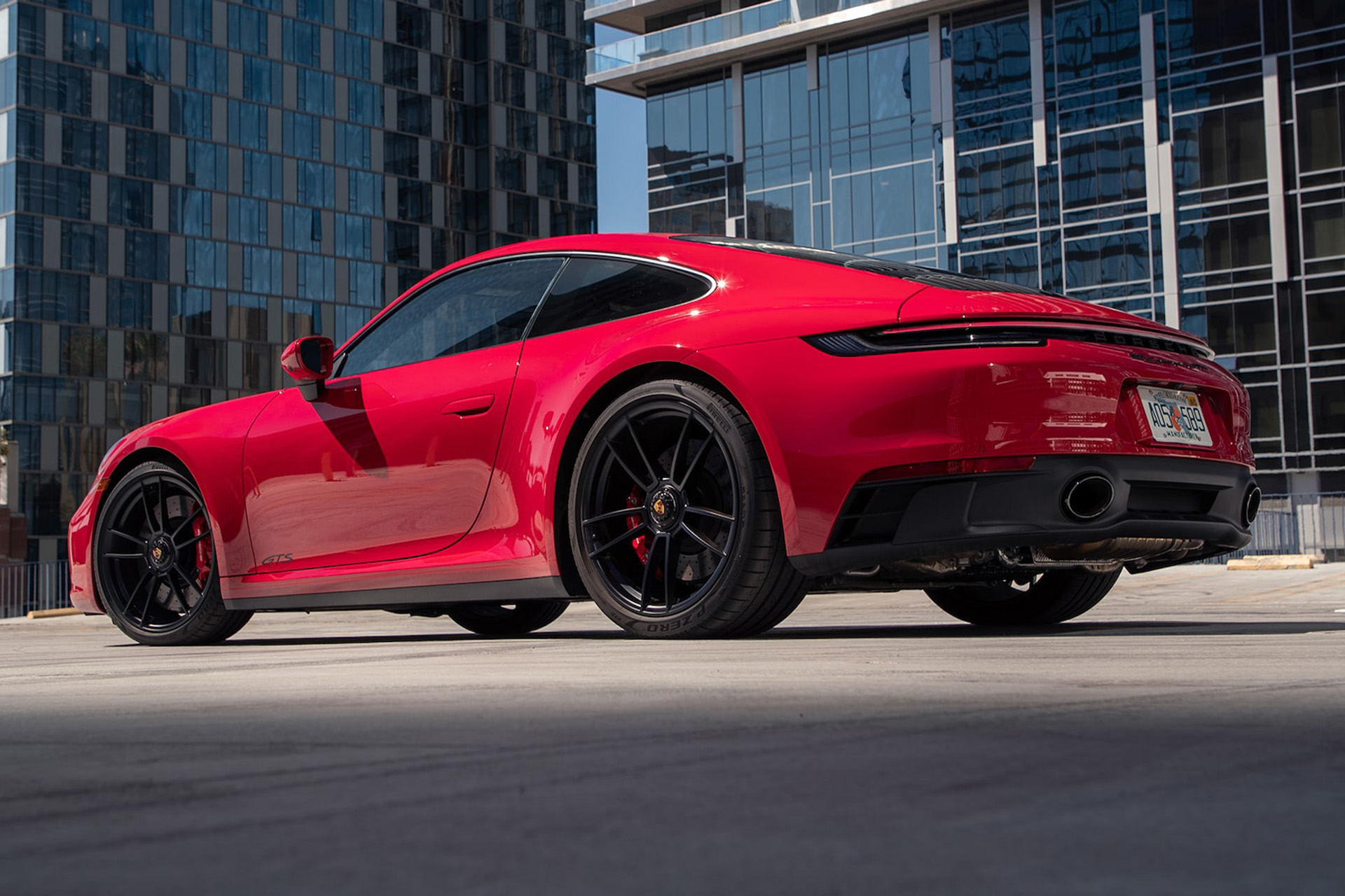 Download 2022 Porsche 911 Carrera 4 GTS - Rear Three-Quarter HD Wallpaper 1920x1280 #78