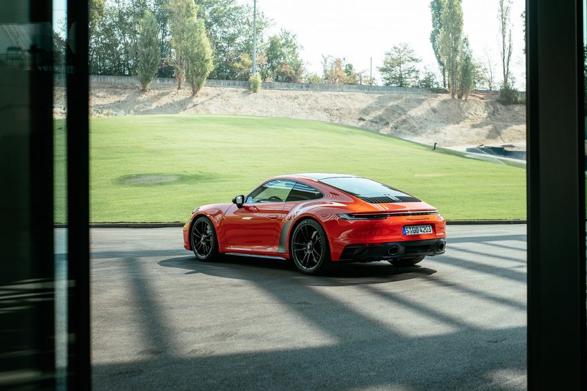 2022 Porsche 911 Carrera 4 GTS - Rear Three-Quarter Wallpaper 850x566 #42