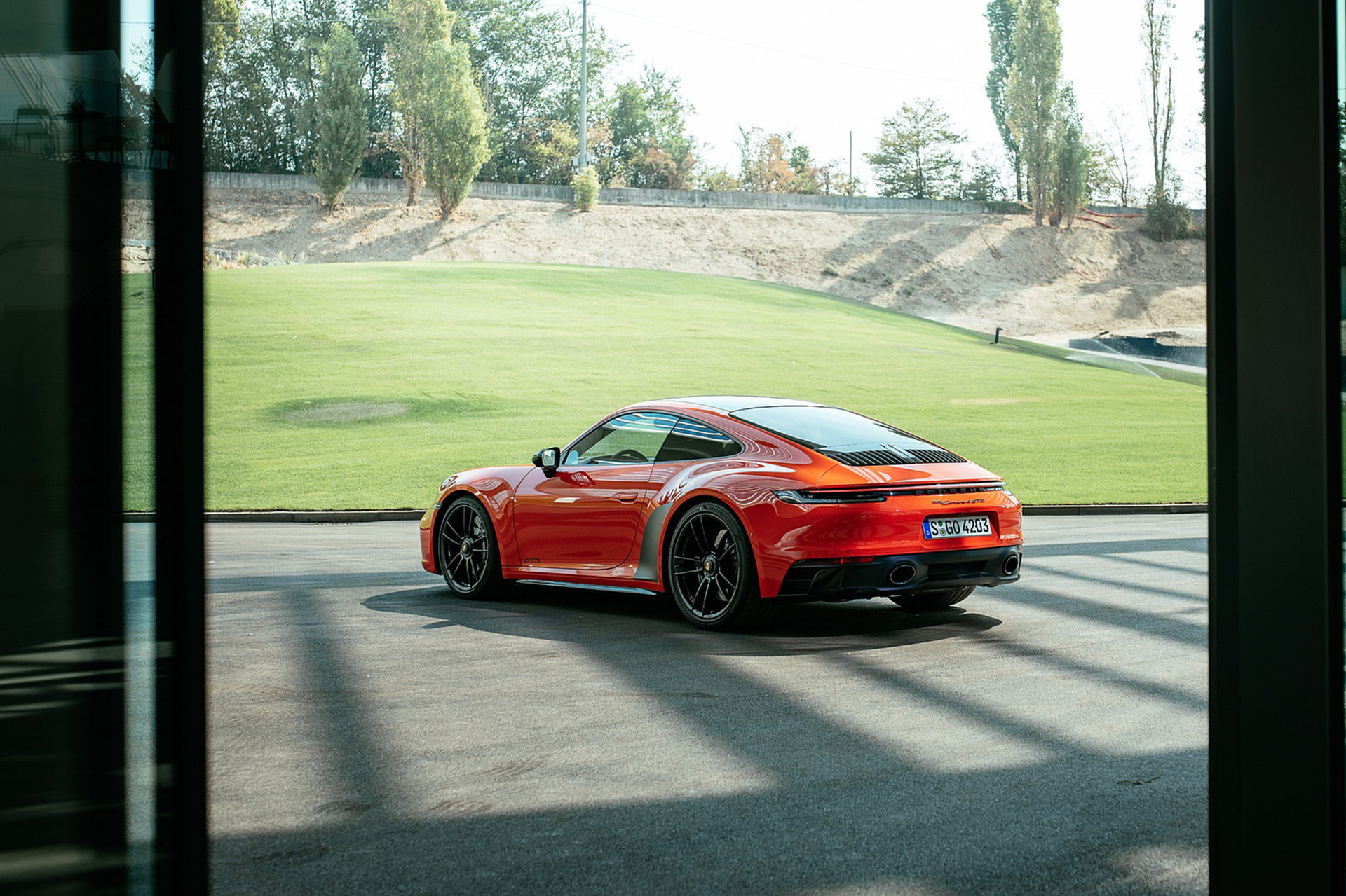 Download 2022 Porsche 911 Carrera 4 GTS - Rear Three-Quarter HD Wallpaper 1920x1279 #42
