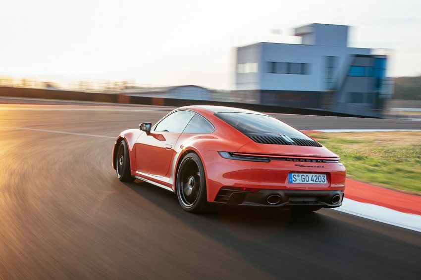 2022 Porsche 911 Carrera 4 GTS - Rear Three-Quarter Wallpaper 850x566 #20