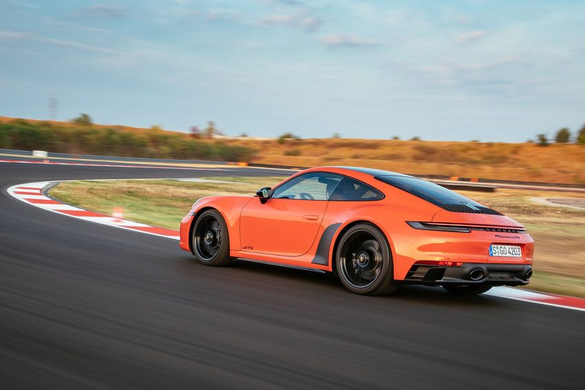 2022 Porsche 911 Carrera 4 GTS - Rear Three-Quarter Wallpaper 850x566 #9