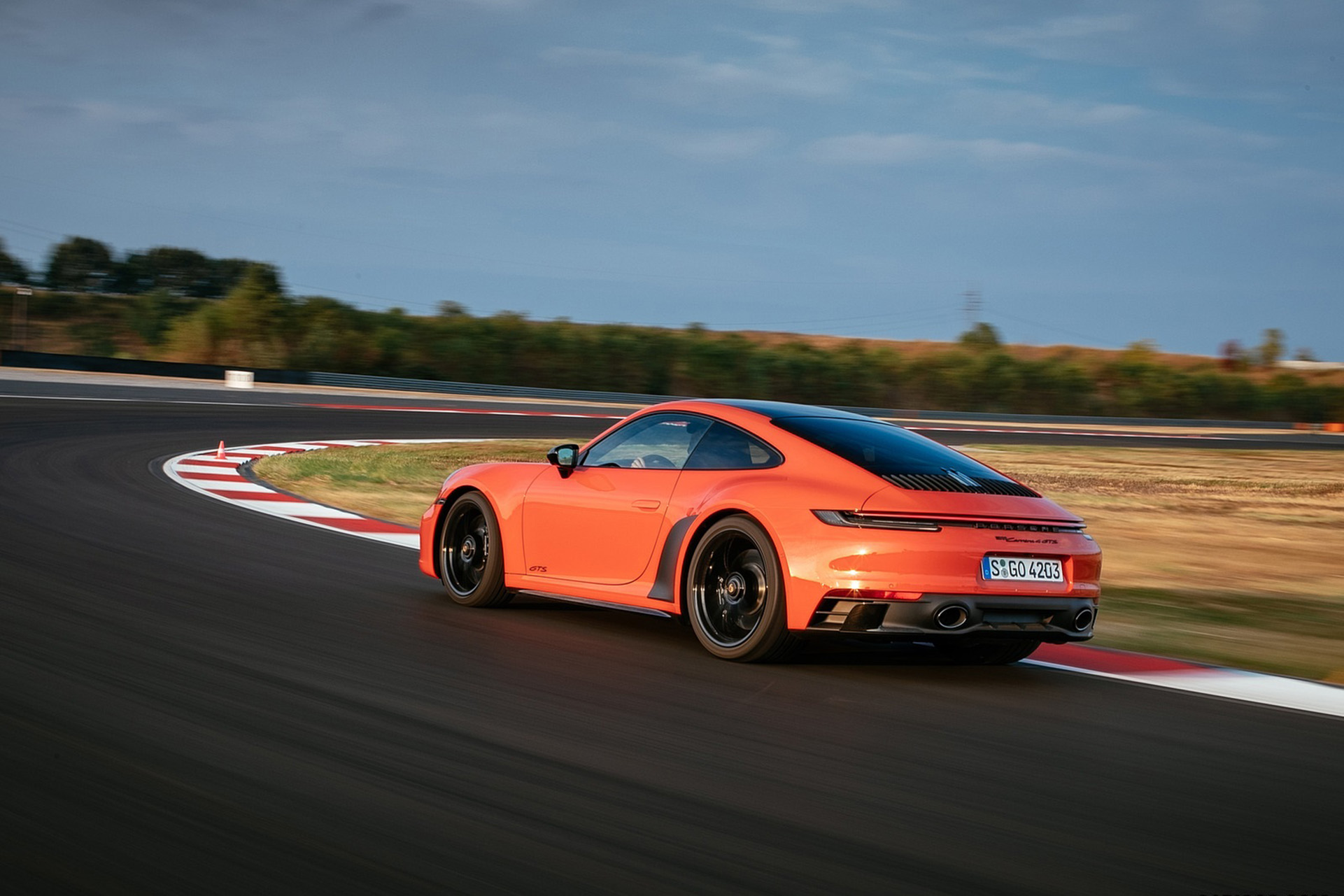 Download 2022 Porsche 911 Carrera 4 GTS - Rear Three-Quarter HD Wallpaper 1921x1281 #10