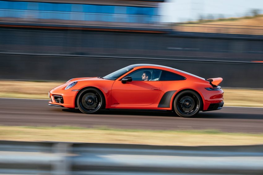 2022 Porsche 911 Carrera 4 GTS - Side Wallpaper 850x566 #30