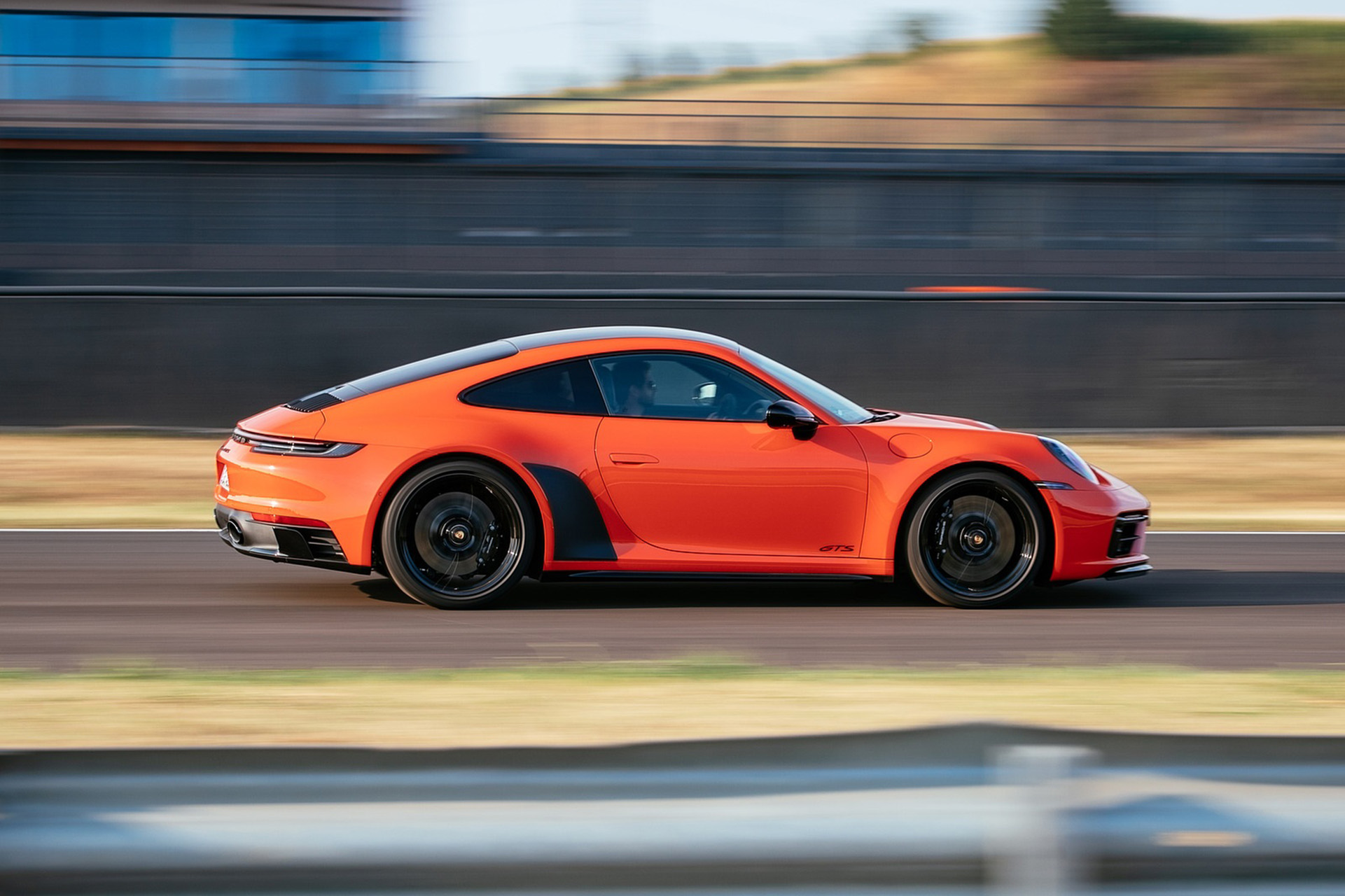 Download 2022 Porsche 911 Carrera 4 GTS - Side HD Wallpaper 1921x1280 #31