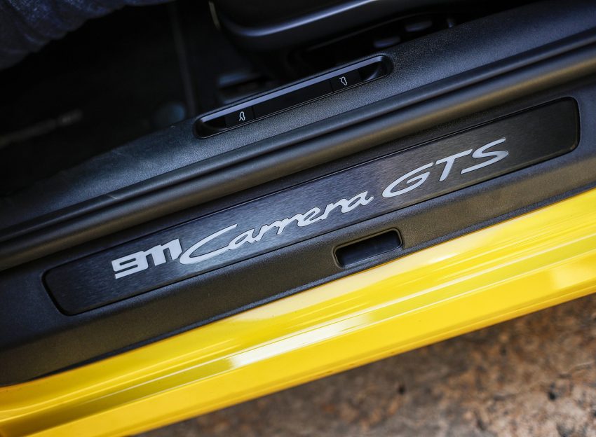 2022 Porsche 911 Carrera GTS Cabriolet - Door Sill Wallpaper 850x624 #16