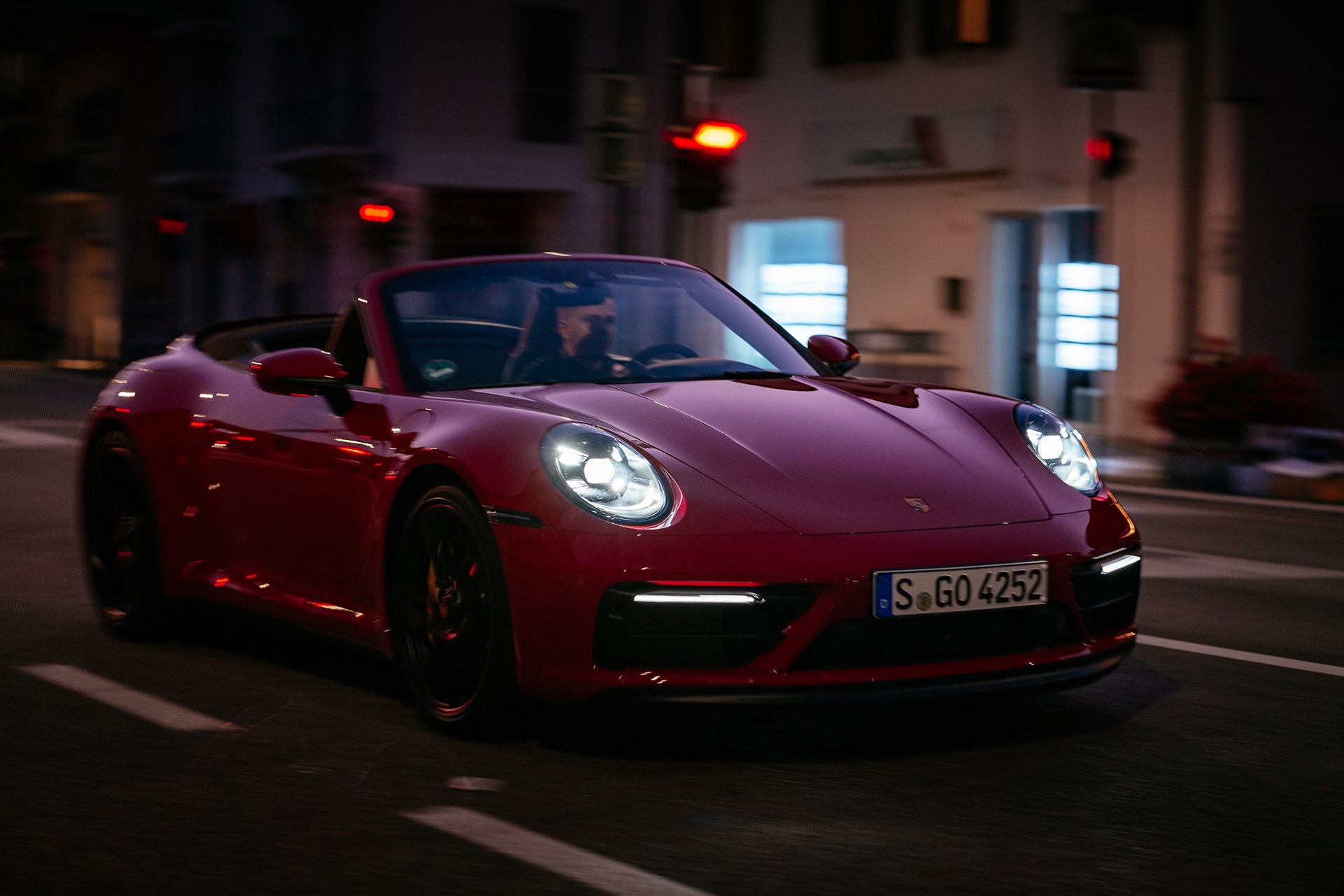 Download 2022 Porsche 911 Carrera GTS Cabriolet - Front Three-Quarter HD Wallpaper 1921x1281 #55