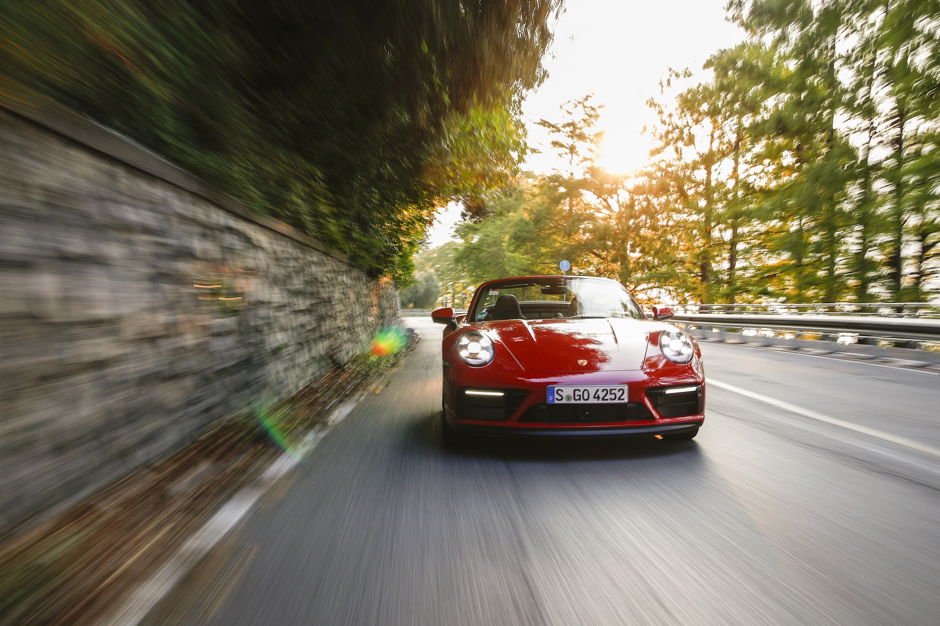 Download 2022 Porsche 911 Carrera GTS Cabriolet - Front HD Wallpaper 1920x1279 #31