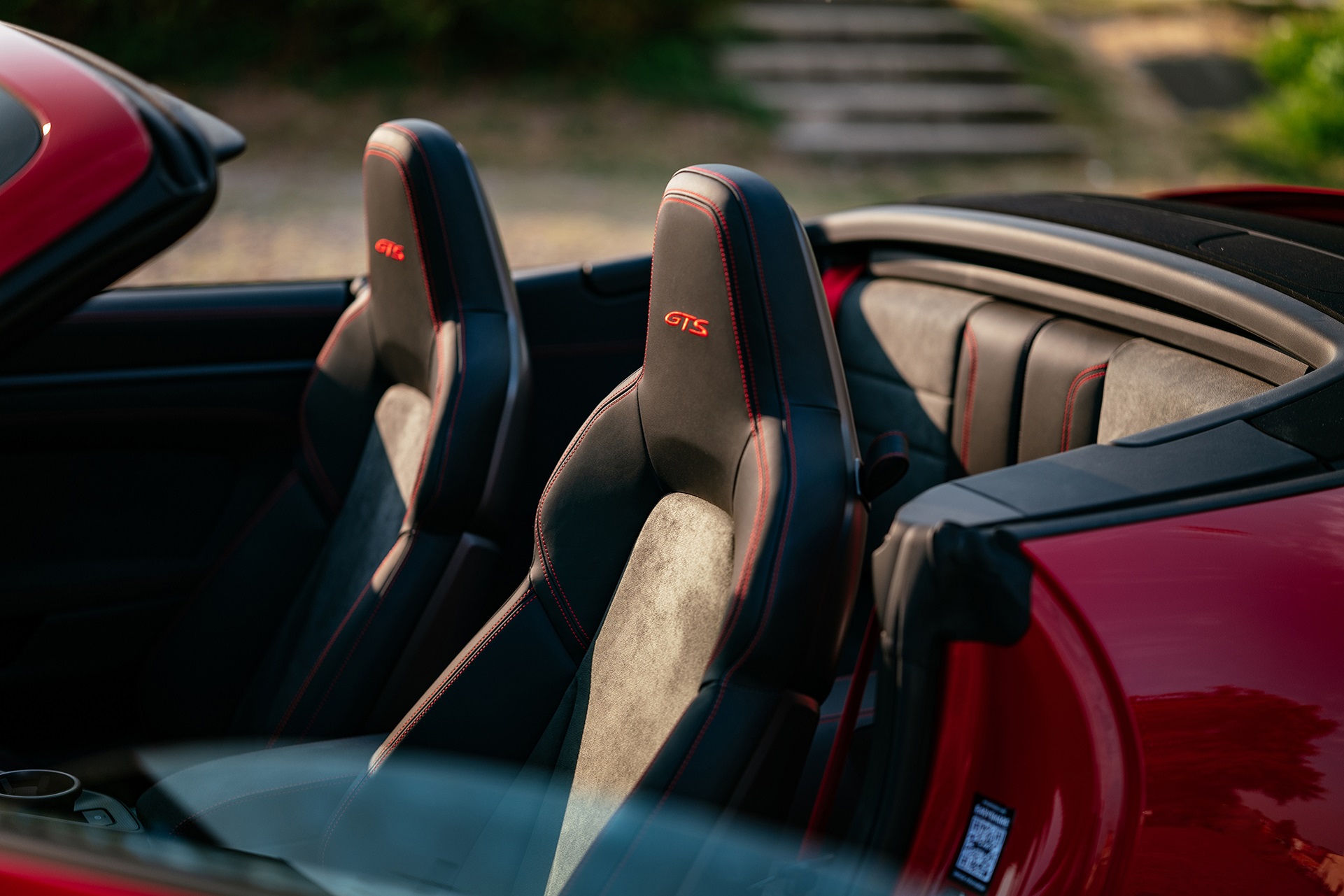 Download 2022 Porsche 911 Carrera GTS Cabriolet - Interior, Seats HD Wallpaper 1921x1281 #76