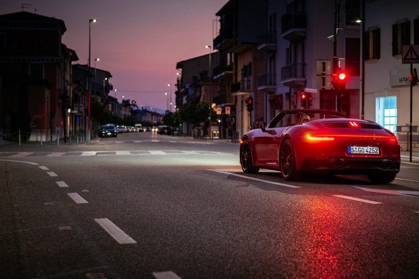 2022 Porsche 911 Carrera GTS Cabriolet - Rear Three-Quarter Wallpaper 850x567 #57
