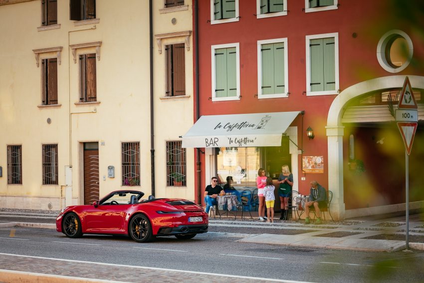 2022 Porsche 911 Carrera GTS Cabriolet - Rear Three-Quarter Wallpaper 850x567 #36