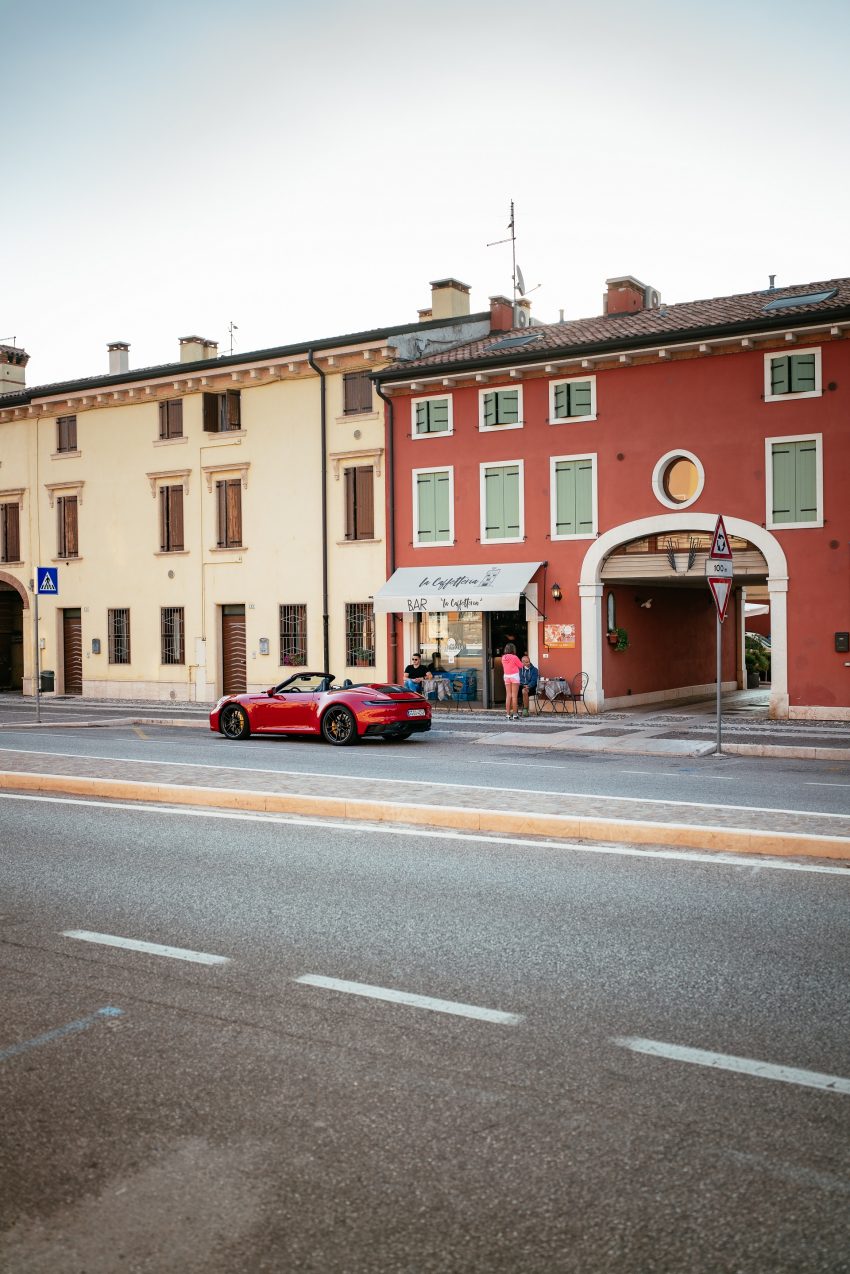 2022 Porsche 911 Carrera GTS Cabriolet - Rear Three-Quarter Phone Wallpaper 850x1274 #34