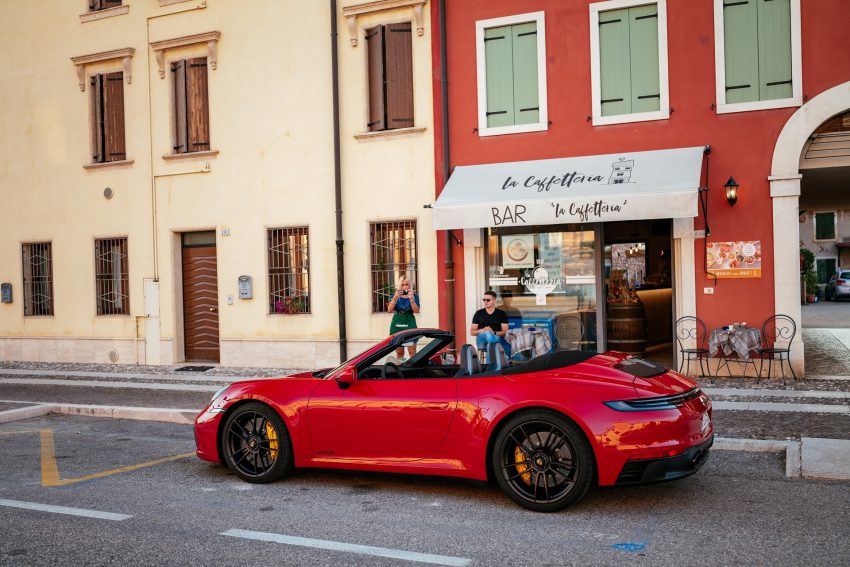 2022 Porsche 911 Carrera GTS Cabriolet - Side Wallpaper 850x567 #40