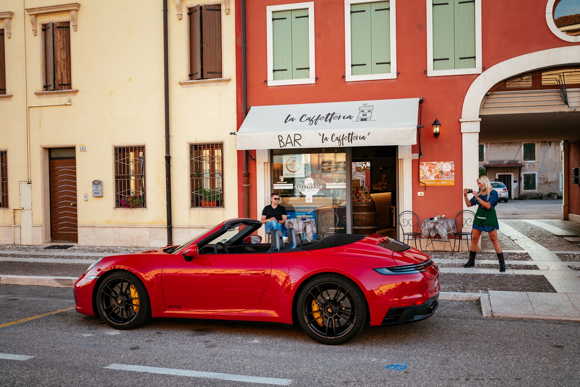 Download 2022 Porsche 911 Carrera GTS Cabriolet - Side HD Wallpaper 1920x1281 #41