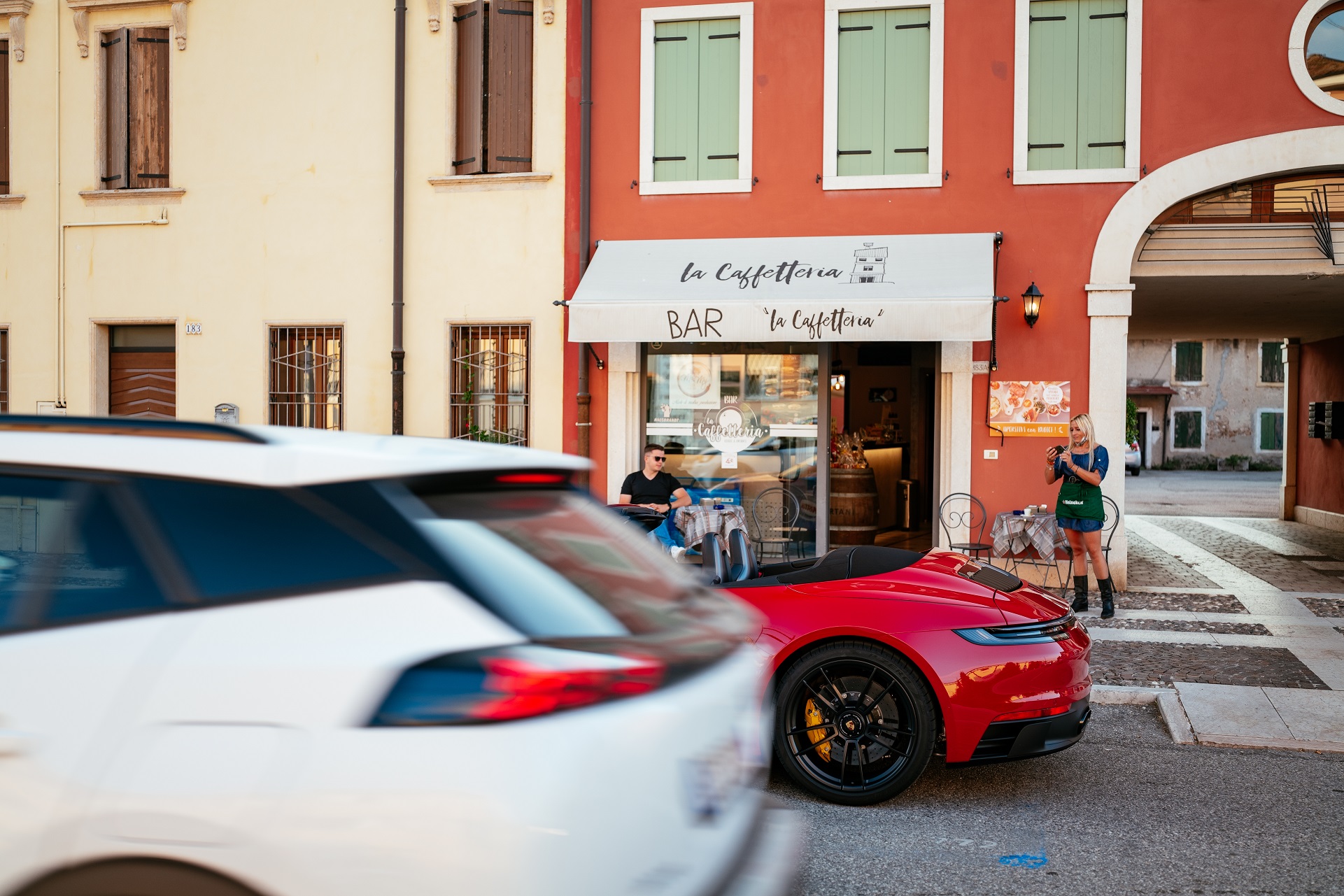 Download 2022 Porsche 911 Carrera GTS Cabriolet - Side HD Wallpaper 1921x1281 #42