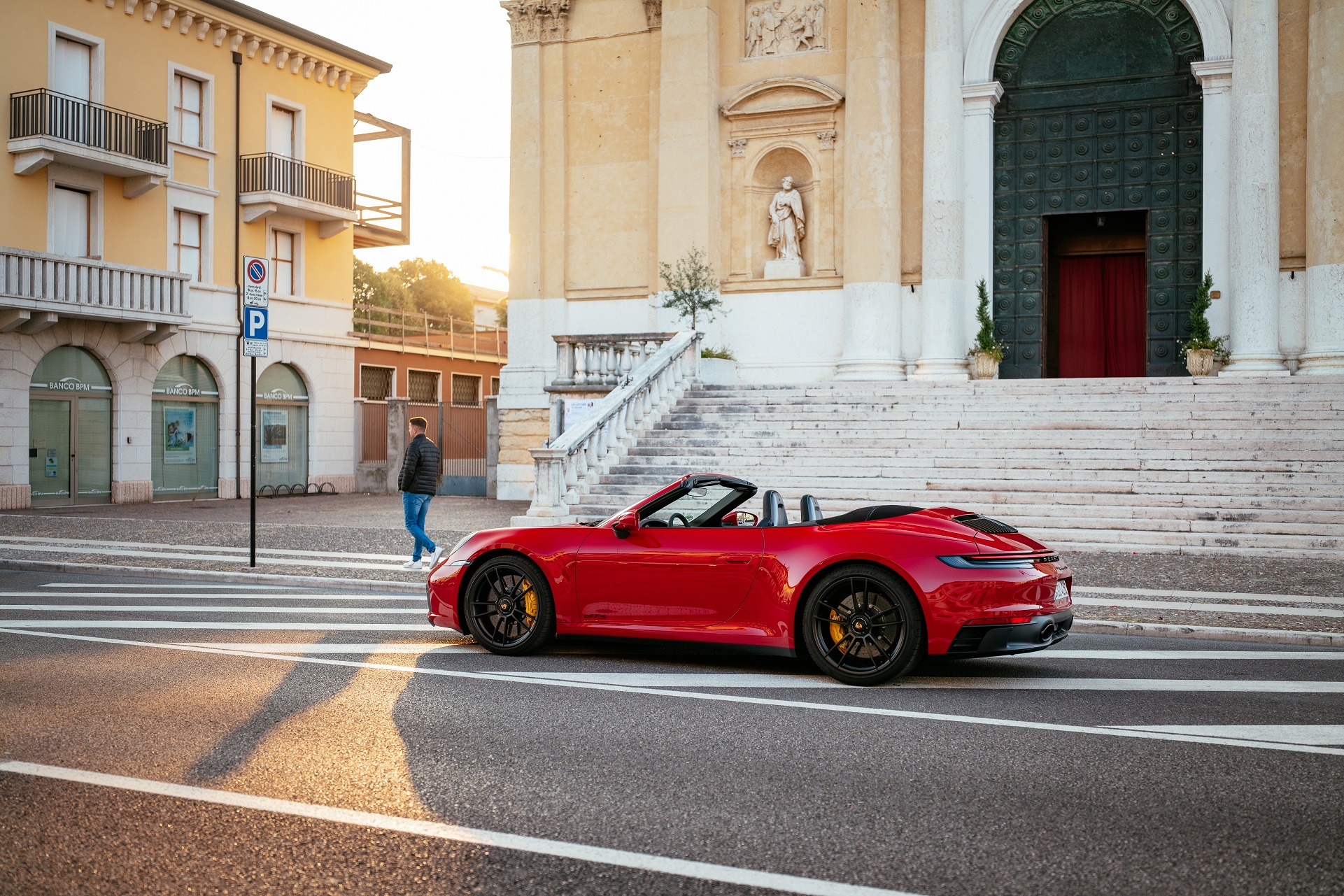 Download 2022 Porsche 911 Carrera GTS Cabriolet - Side HD Wallpaper 1921x1281 #43