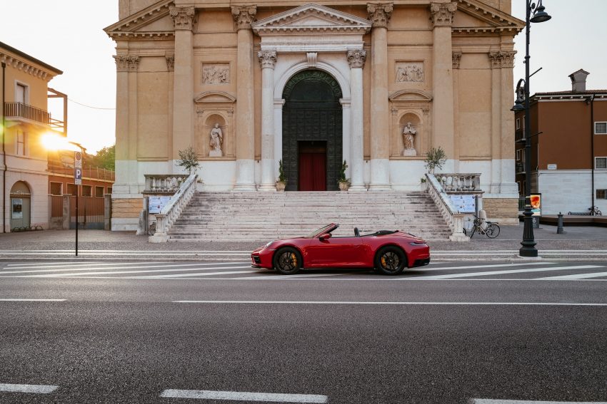 2022 Porsche 911 Carrera GTS Cabriolet - Side Wallpaper 850x567 #45