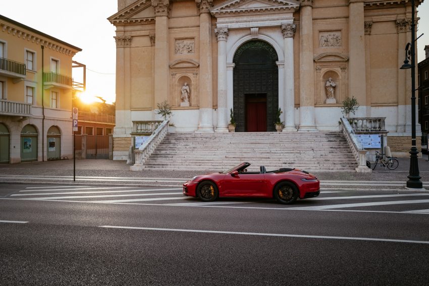 2022 Porsche 911 Carrera GTS Cabriolet - Side Wallpaper 850x567 #47