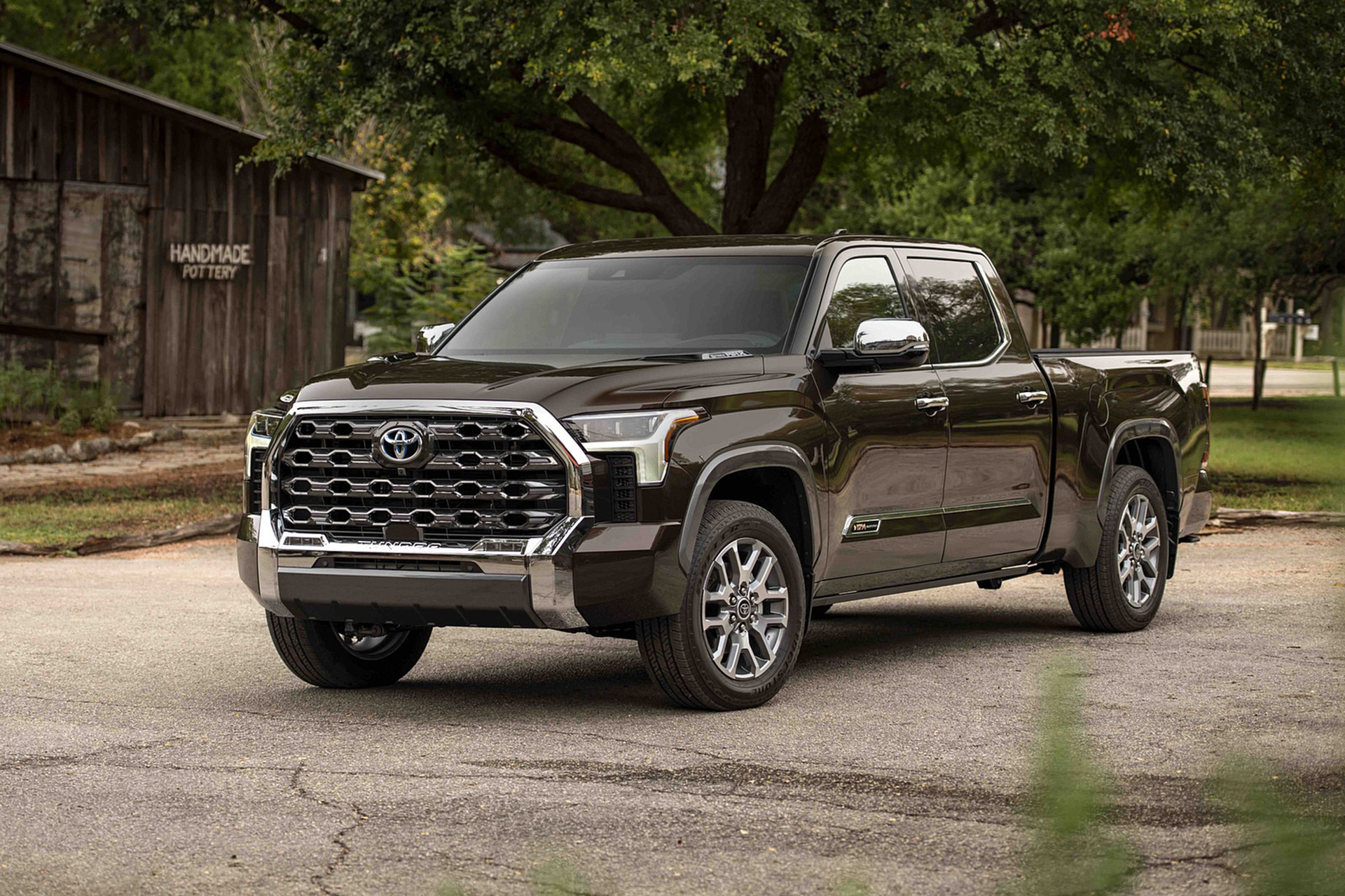 Download 2022 Toyota Tundra 1794 Edition - Front Three-Quarter HD Wallpaper 1920x1280 #5