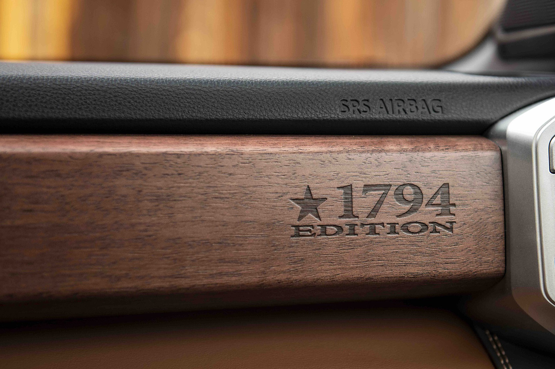 Download 2022 Toyota Tundra 1794 Edition - Interior, Detail HD Wallpaper 1920x1279 #10