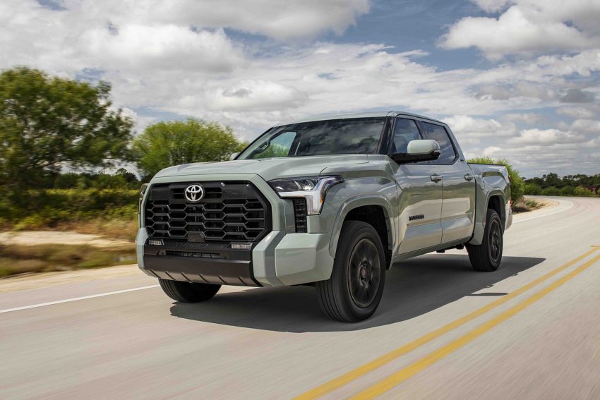 2022 Toyota Tundra SR5 TRD Sport - Front Three-Quarter Wallpaper 850x567 #2