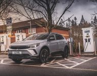 2022 Vauxhall Grandland GS Line - Charging Wallpaper 190x150