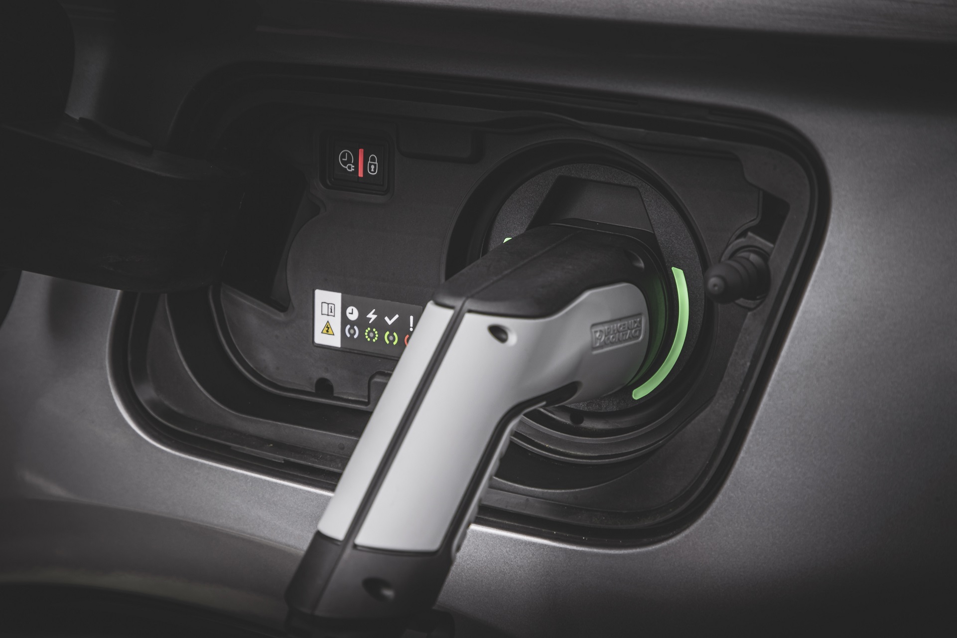 Download 2022 Vauxhall Grandland GS Line - Charging HD Wallpaper 1921x1280 #41