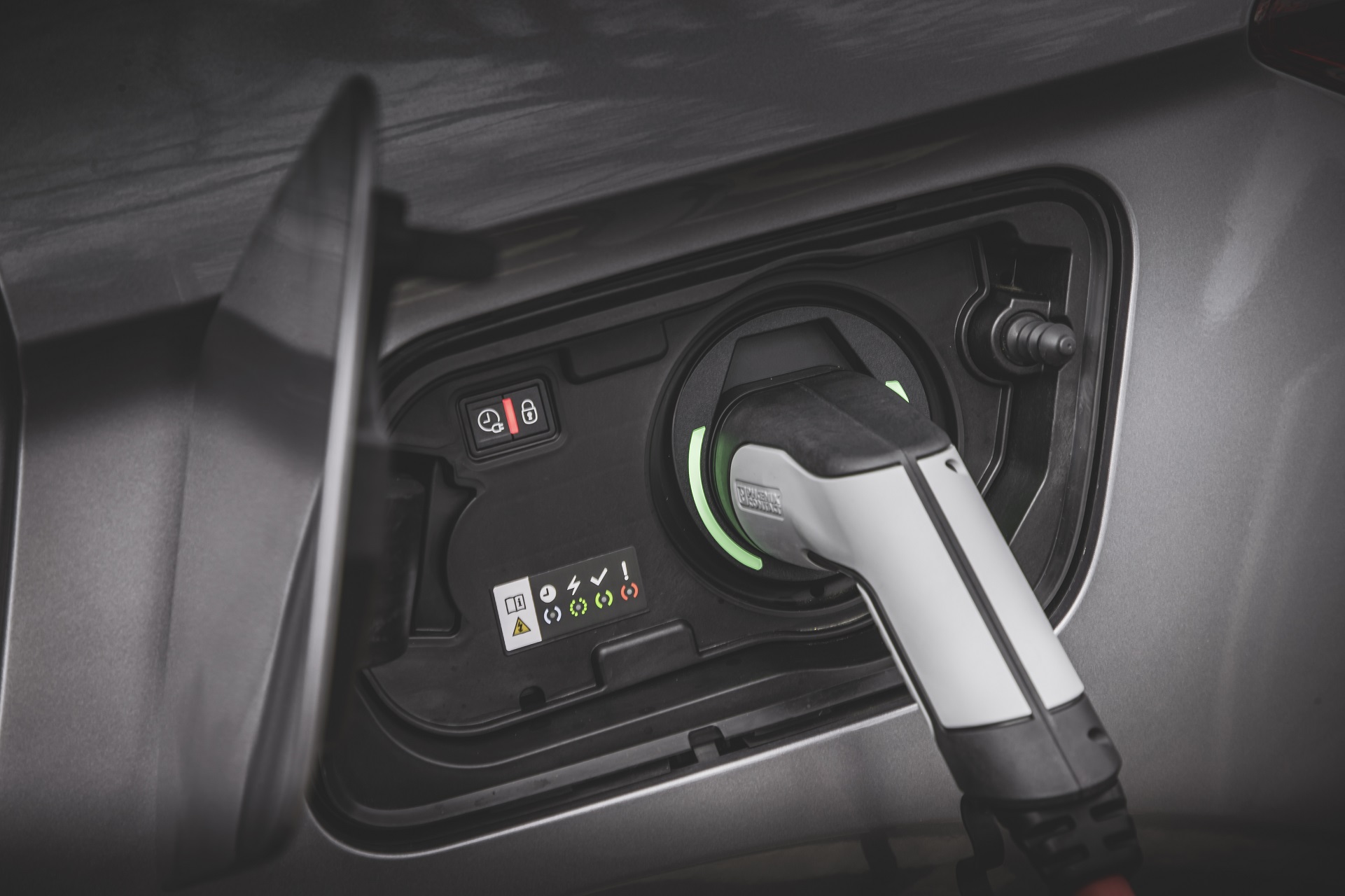 Download 2022 Vauxhall Grandland GS Line - Charging HD Wallpaper 1921x1280 #42