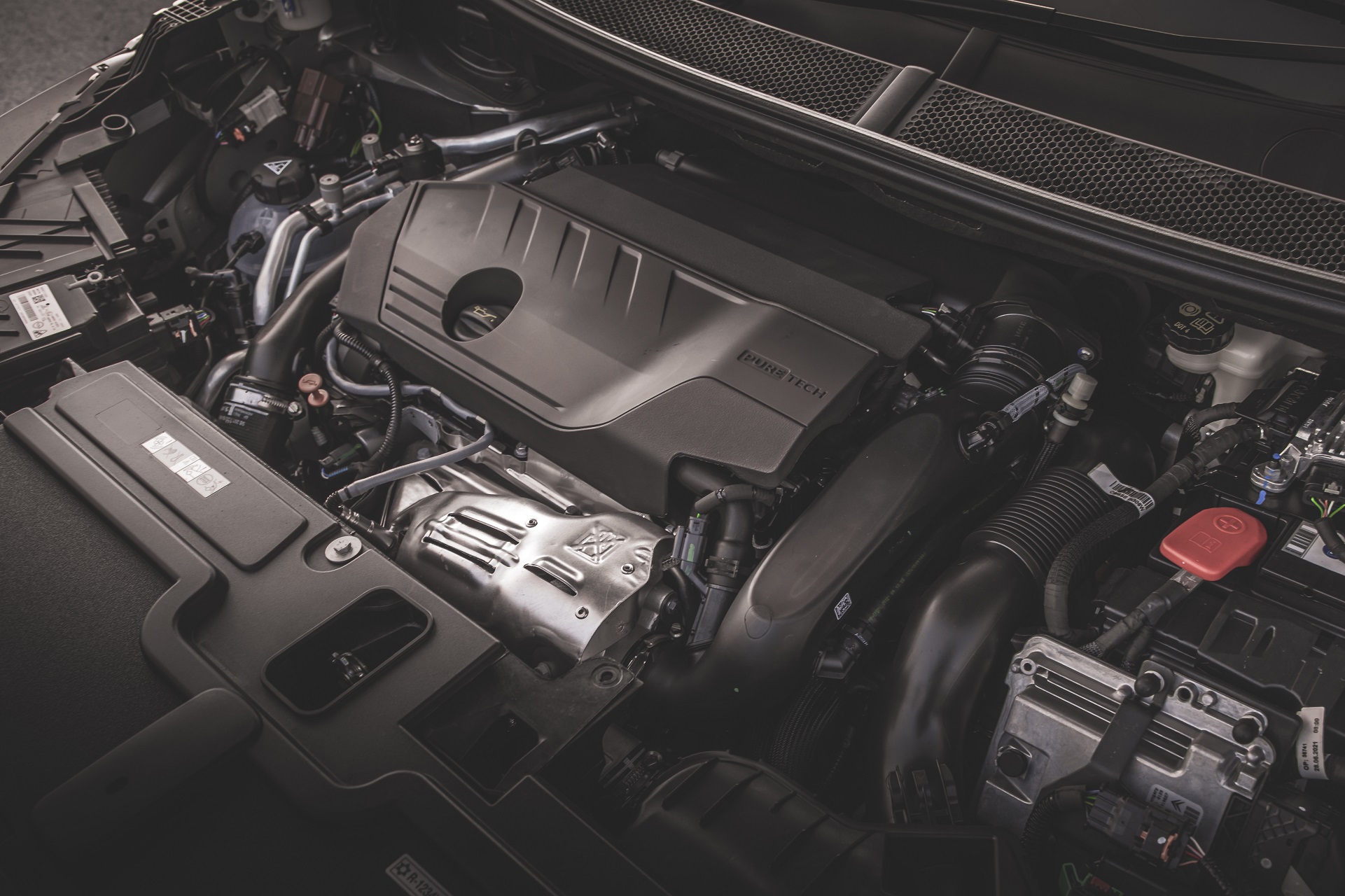 Download 2022 Vauxhall Grandland GS Line - Engine HD Wallpaper 1921x1280 #43