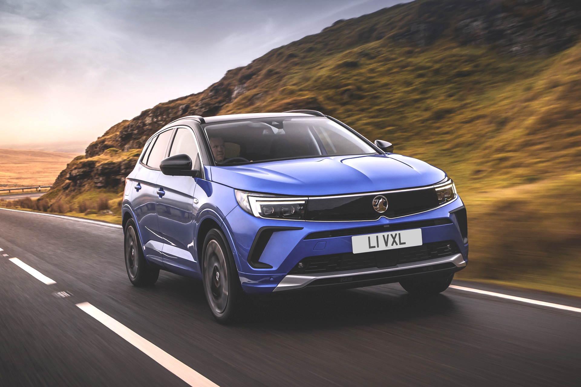 Download 2022 Vauxhall Grandland Ultimate - Front Three-Quarter HD Wallpaper 1921x1280 #2
