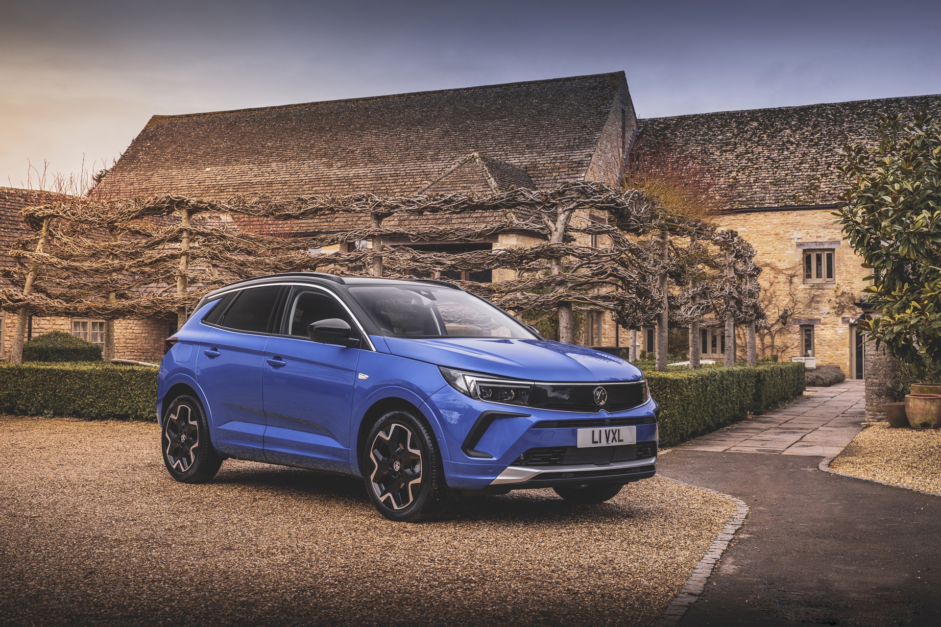 Download 2022 Vauxhall Grandland Ultimate - Front Three-Quarter HD Wallpaper 1921x1280 #66