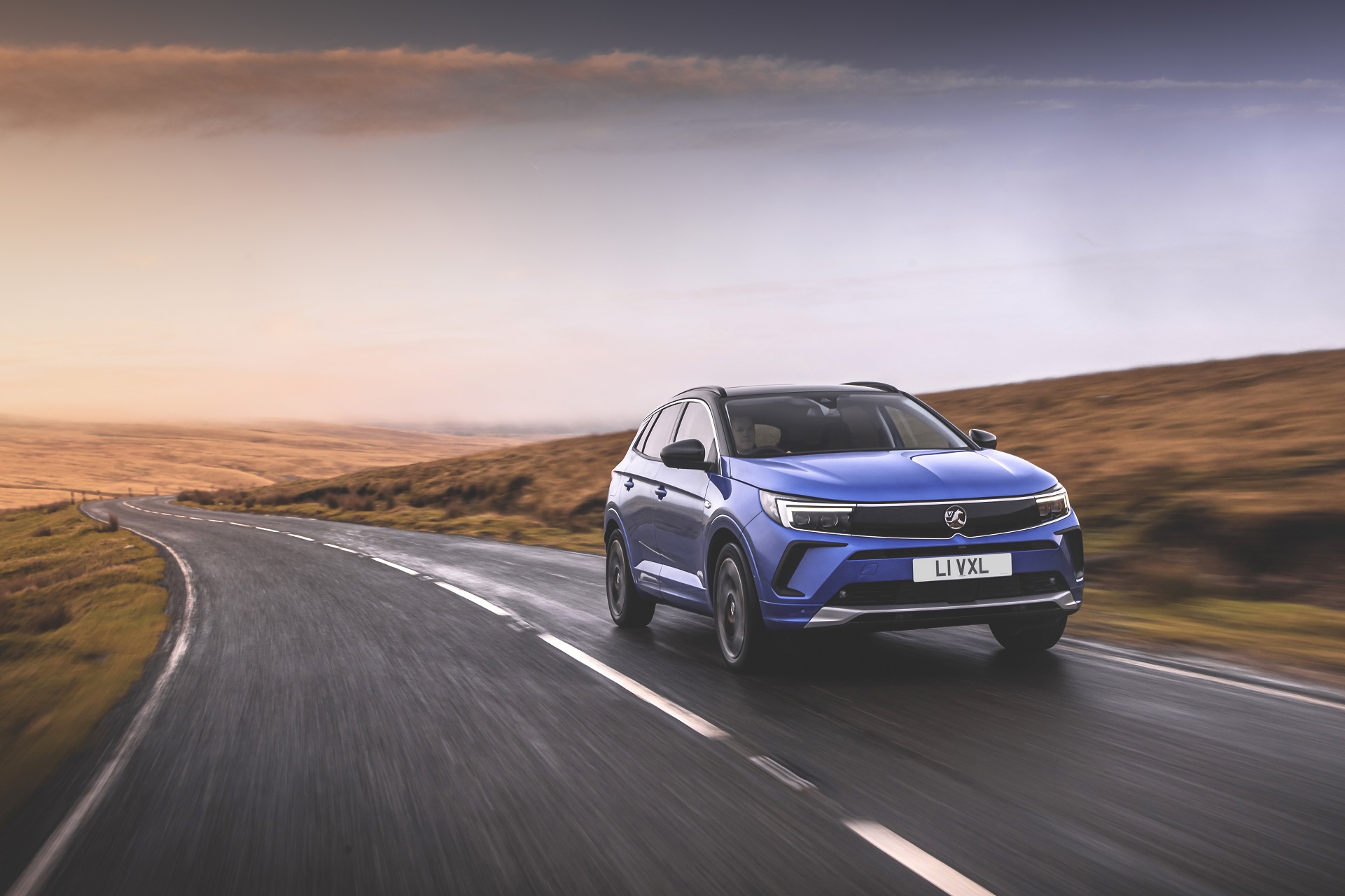 Download 2022 Vauxhall Grandland Ultimate - Front Three-Quarter HD Wallpaper 1921x1280 #12