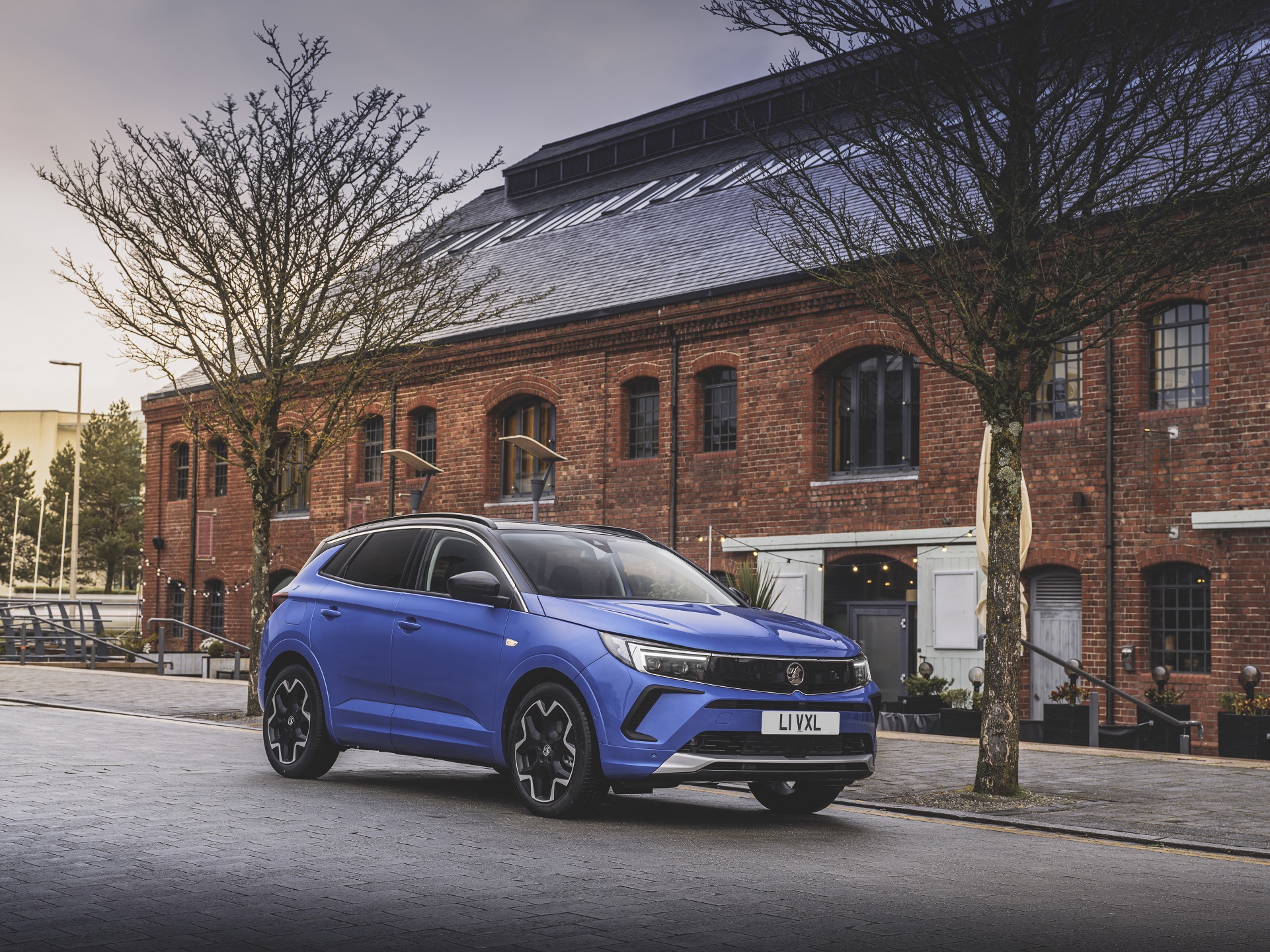 Download 2022 Vauxhall Grandland Ultimate - Front Three-Quarter HD Wallpaper 1921x1440 #64
