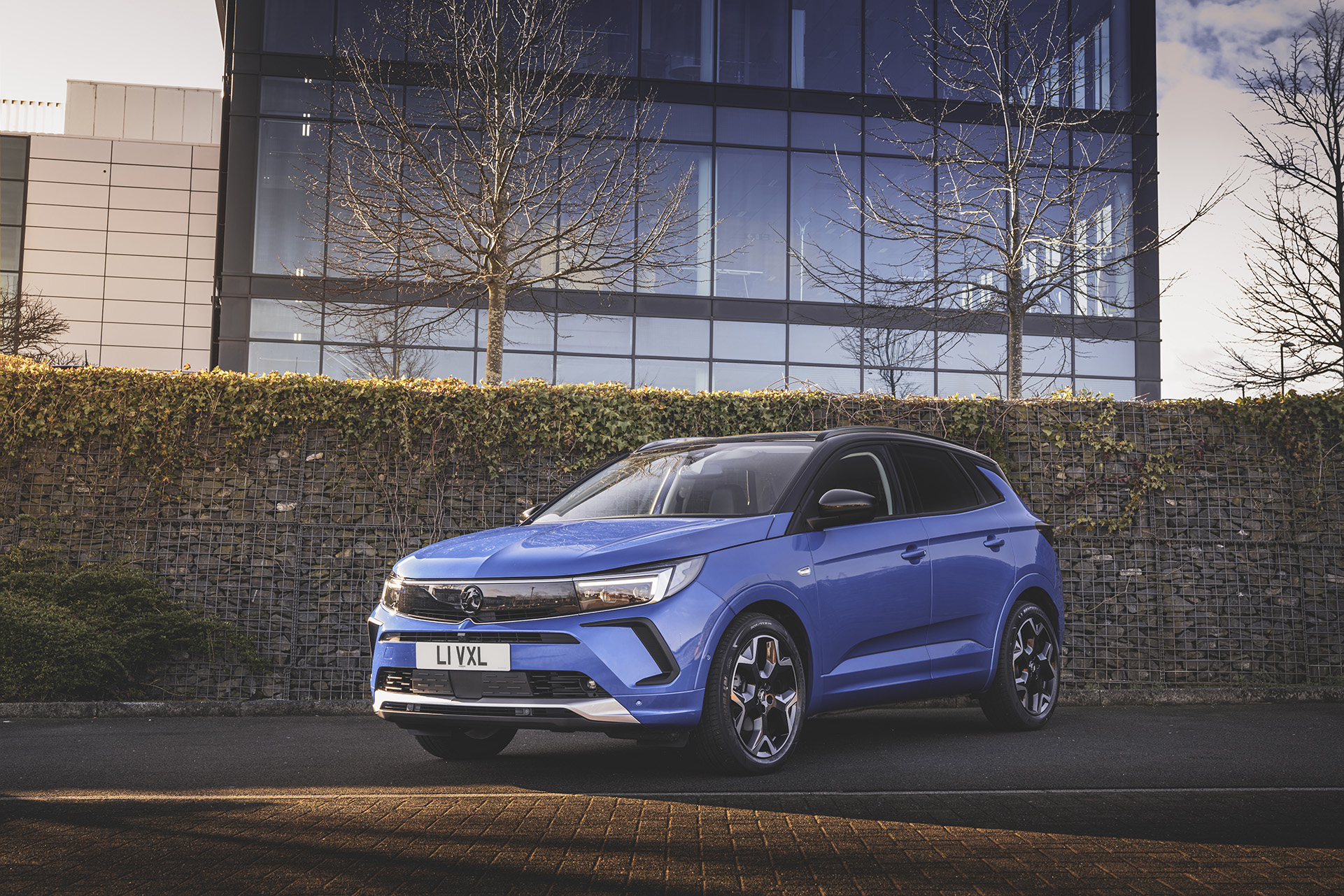 Download 2022 Vauxhall Grandland Ultimate - Front Three-Quarter HD Wallpaper 1921x1281 #58