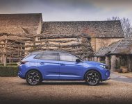 2022 Vauxhall Grandland Ultimate - Side Wallpaper 190x150