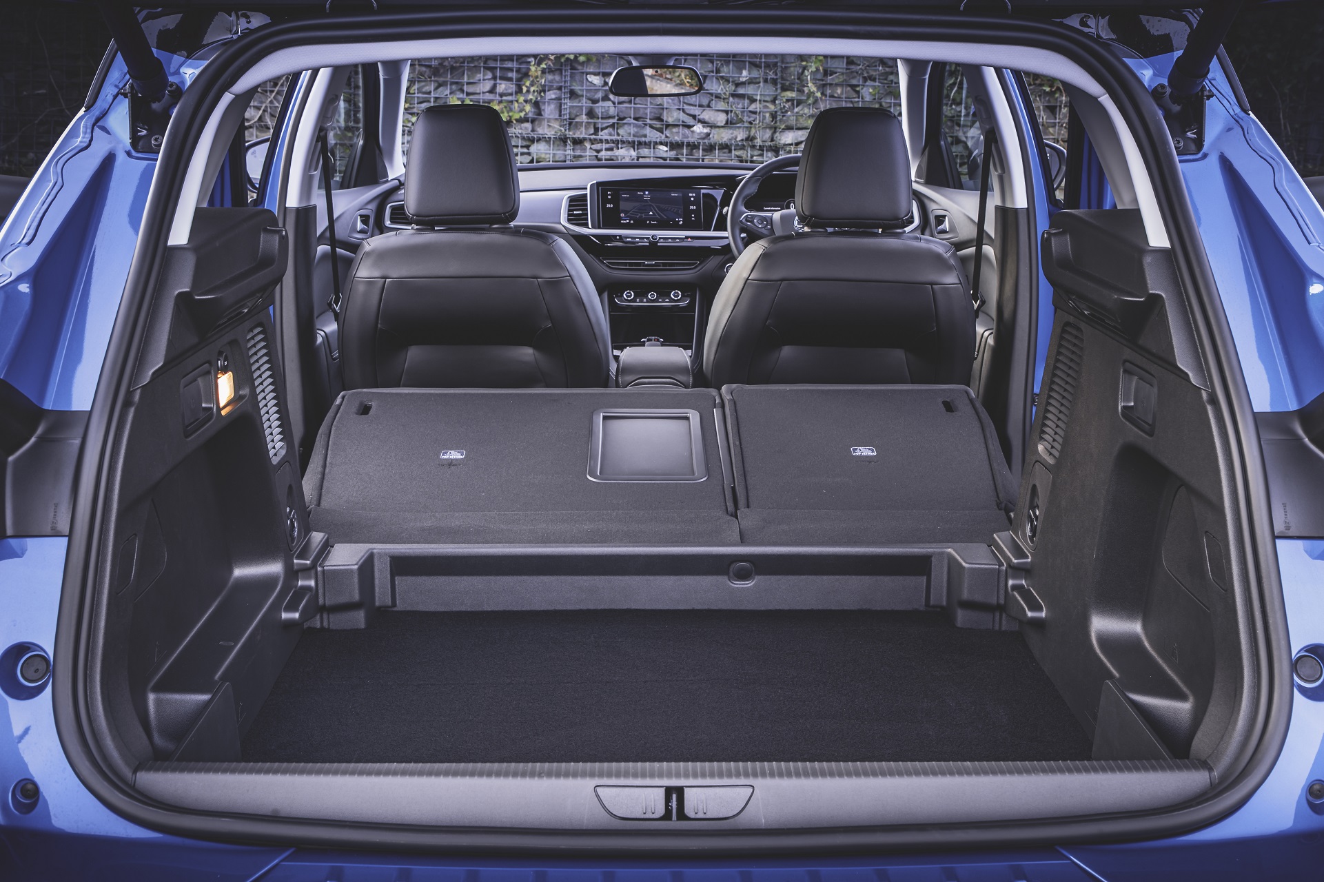 Download 2022 Vauxhall Grandland Ultimate - Trunk HD Wallpaper 1921x1280 #135