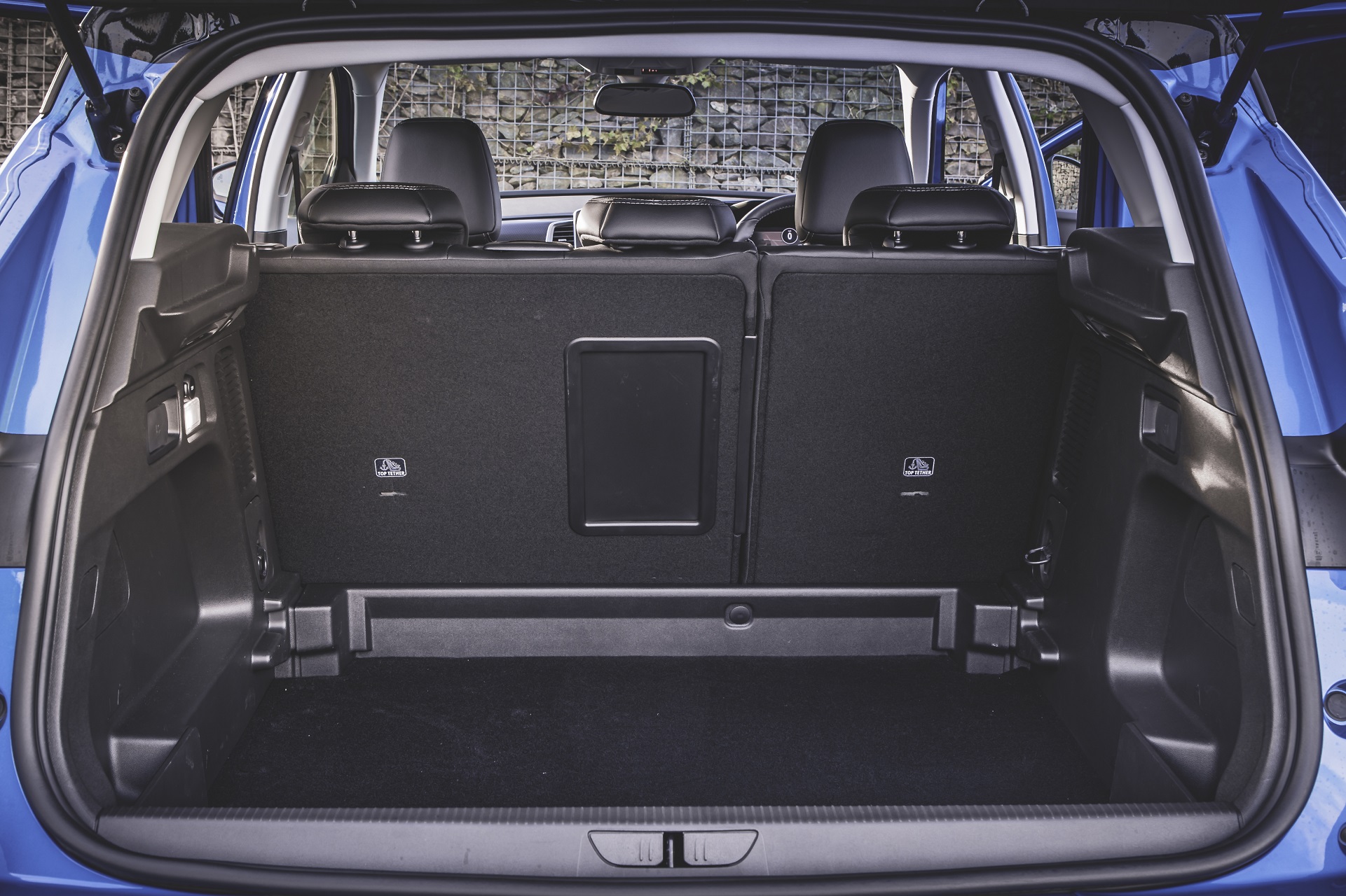 Download 2022 Vauxhall Grandland Ultimate - Trunk HD Wallpaper 1921x1280 #125