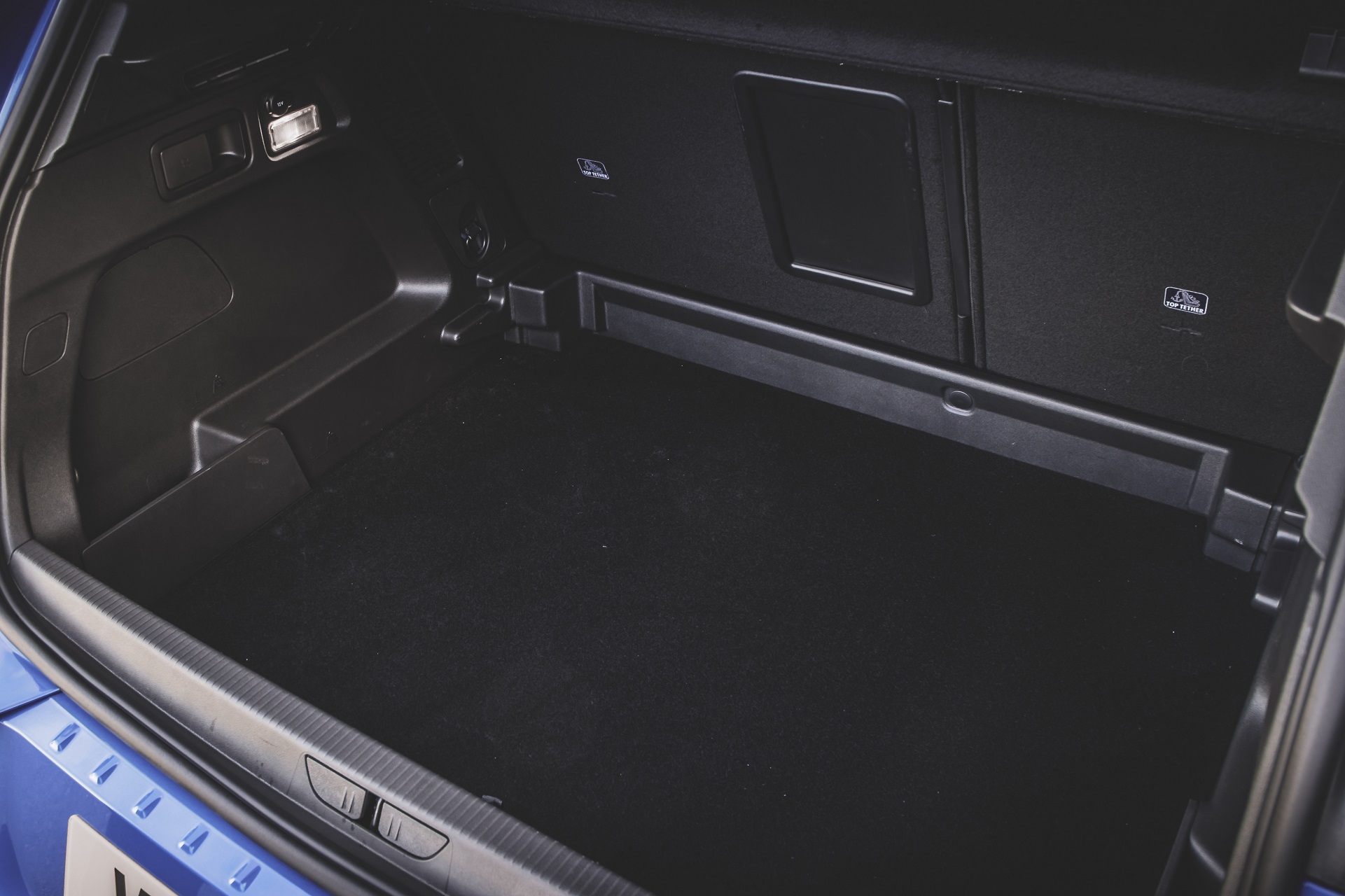 Download 2022 Vauxhall Grandland Ultimate - Trunk HD Wallpaper 1921x1280 #122