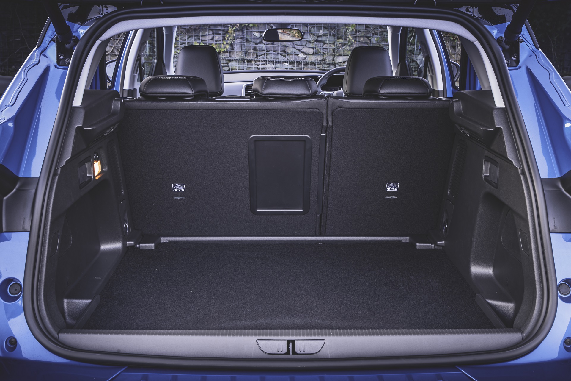 Download 2022 Vauxhall Grandland Ultimate - Trunk HD Wallpaper 1921x1280 #132