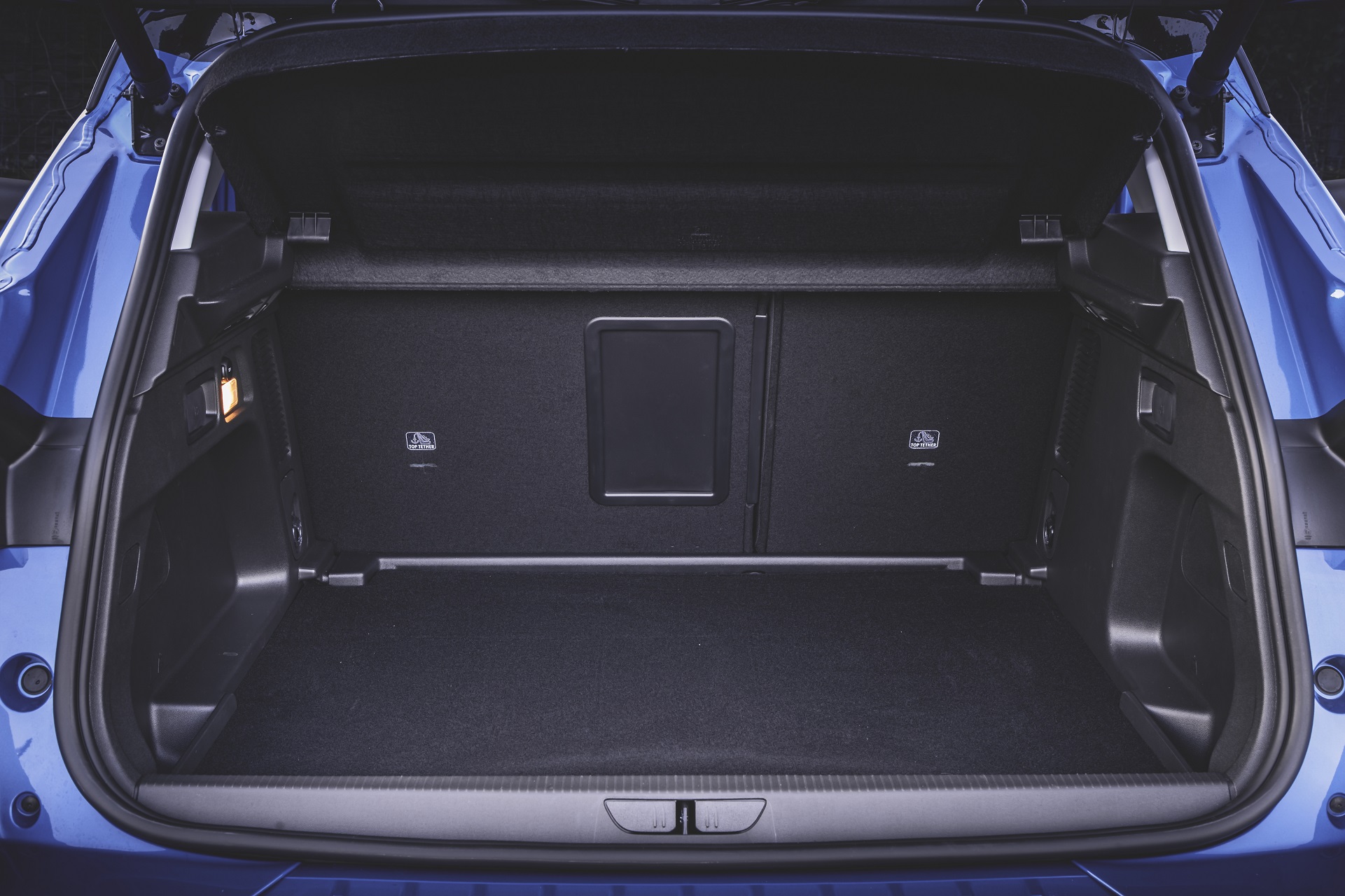 Download 2022 Vauxhall Grandland Ultimate - Trunk HD Wallpaper 1921x1280 #130