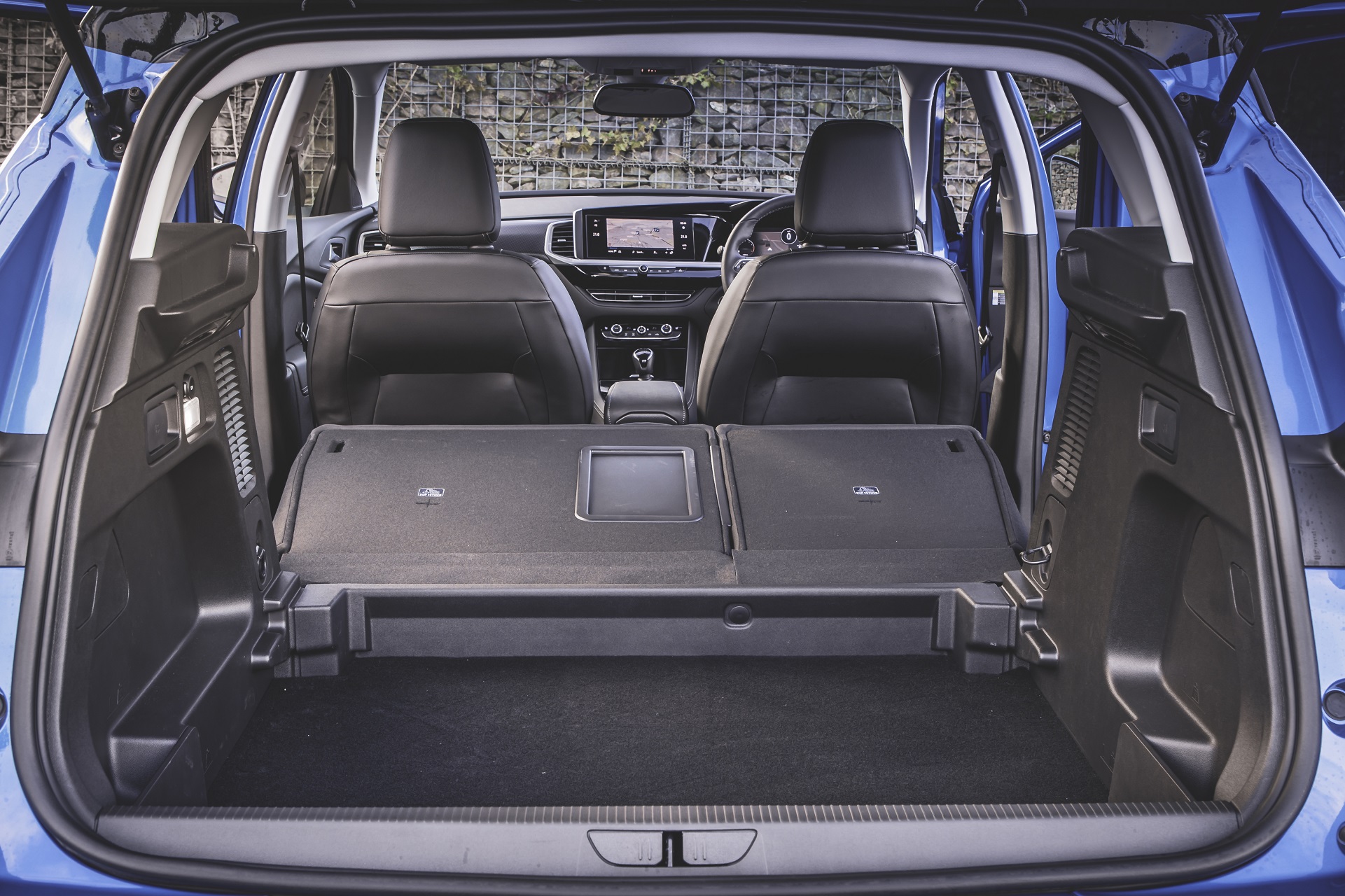 Download 2022 Vauxhall Grandland Ultimate - Trunk HD Wallpaper 1921x1280 #129