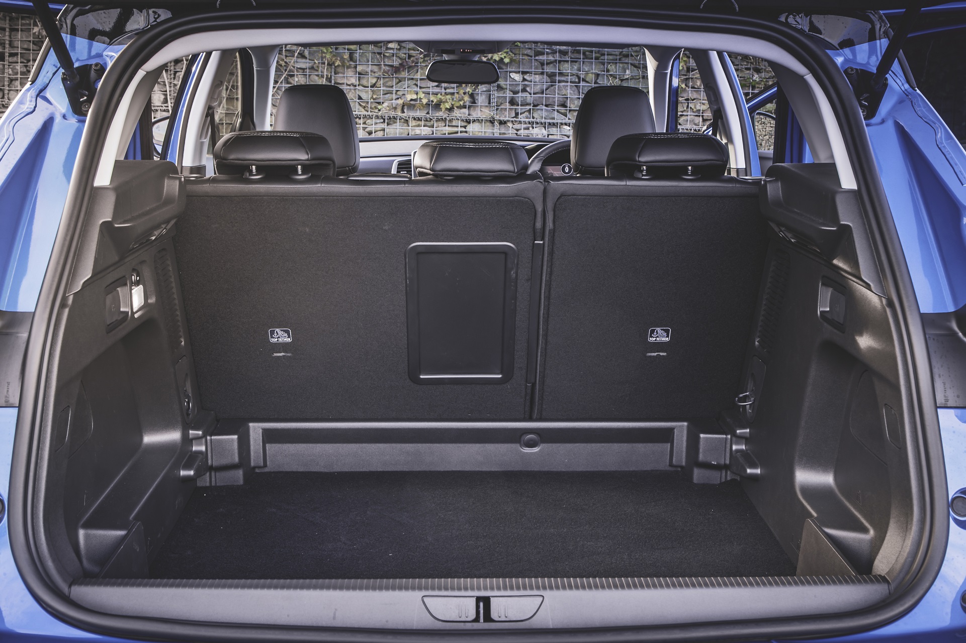Download 2022 Vauxhall Grandland Ultimate - Trunk HD Wallpaper 1921x1280 #127