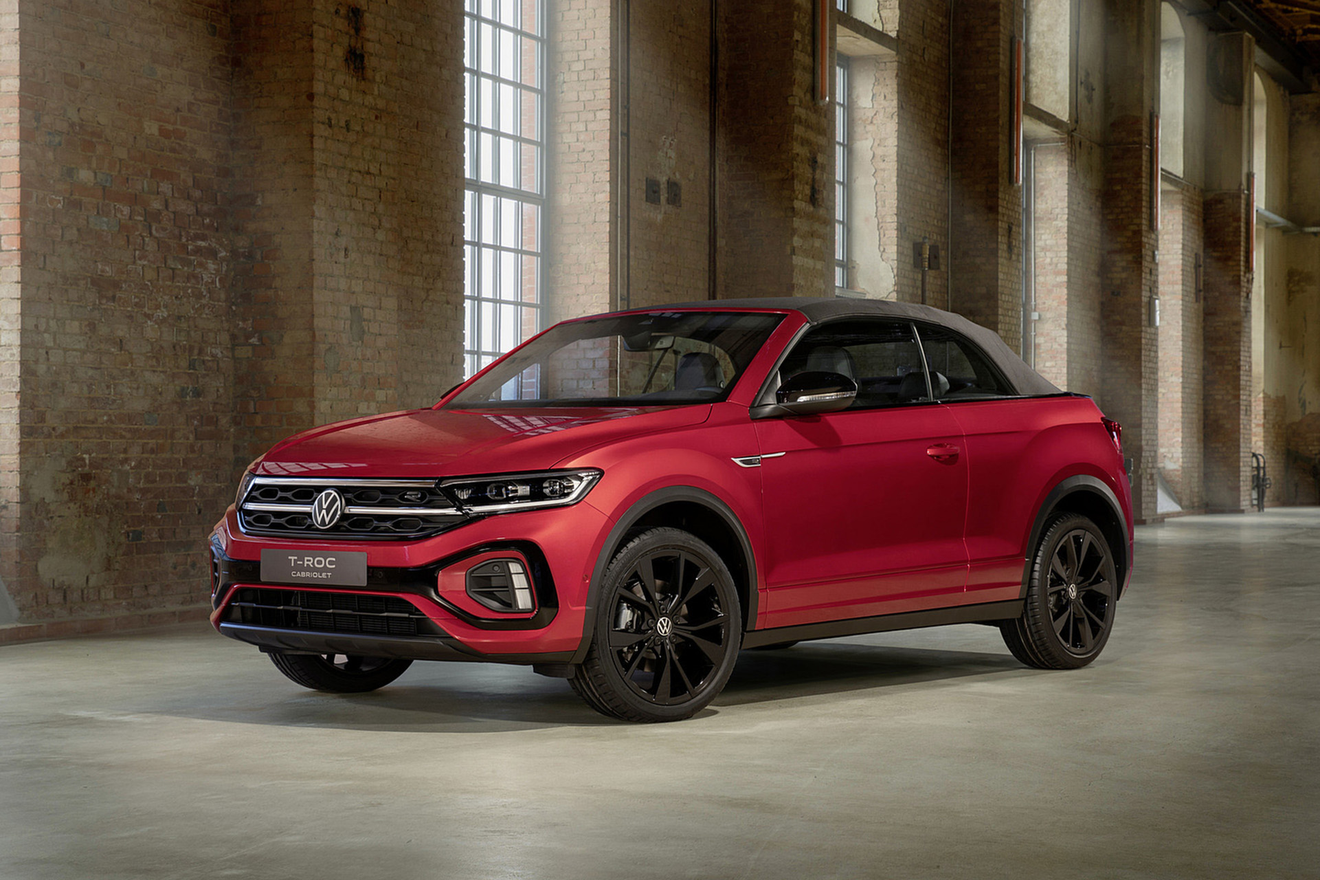 Download 2022 Volkswagen T-Roc Cabriolet - Front Three-Quarter HD Wallpaper 1921x1280 #35