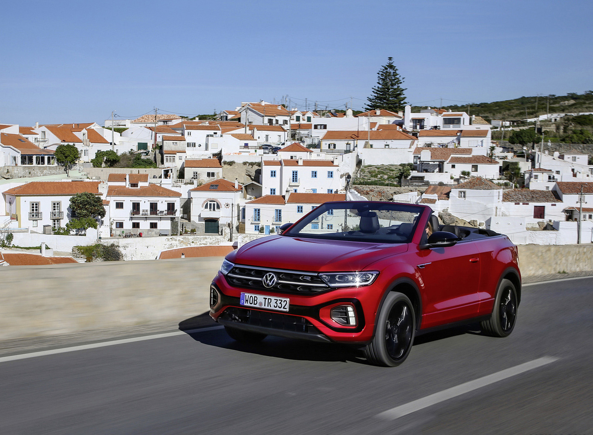 Download 2022 Volkswagen T-Roc Cabriolet - Front Three-Quarter HD Wallpaper 1921x1410 #10