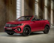 2022 Volkswagen T-Roc Cabriolet - Front Three-Quarter Wallpaper 190x150