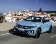 2022 Volkswagen T-Roc Cabriolet - Front Three-Quarter Wallpaper 190x150